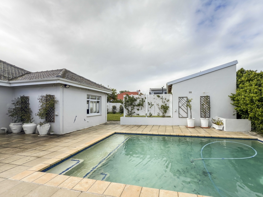 3 Bedroom Property for Sale in Claremont Western Cape